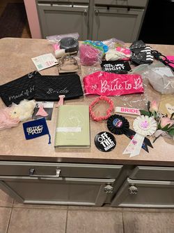 Selling a Large Collection of Wedding/Bacherette Items in Bundle