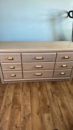 Dresser