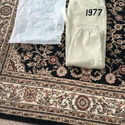 1977 Essential rep