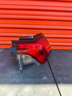 19-24 RAV4 Quarter Panel Passenger Right RH Taillight Tail Light Lamp Lens OEM