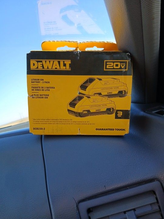BRAND NEW Dewalt 3AH Batteries (2PK)