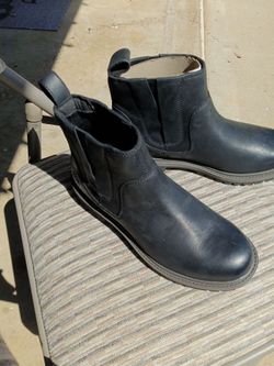 Female Timberland short boots