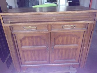 Pull out table seats up to 9 people $70.00
