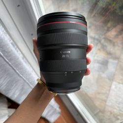 Canon RF 28-70mm F2 L USM Zoom Lens with Hood & Caps for Canon RF Mount -MINT