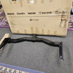 Brand New Draw-Tite Trailer Hitch 75140