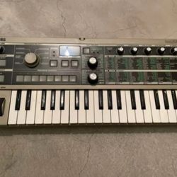 Korg Microkorg Synthesizer