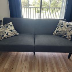 Sofa In exelent Condition