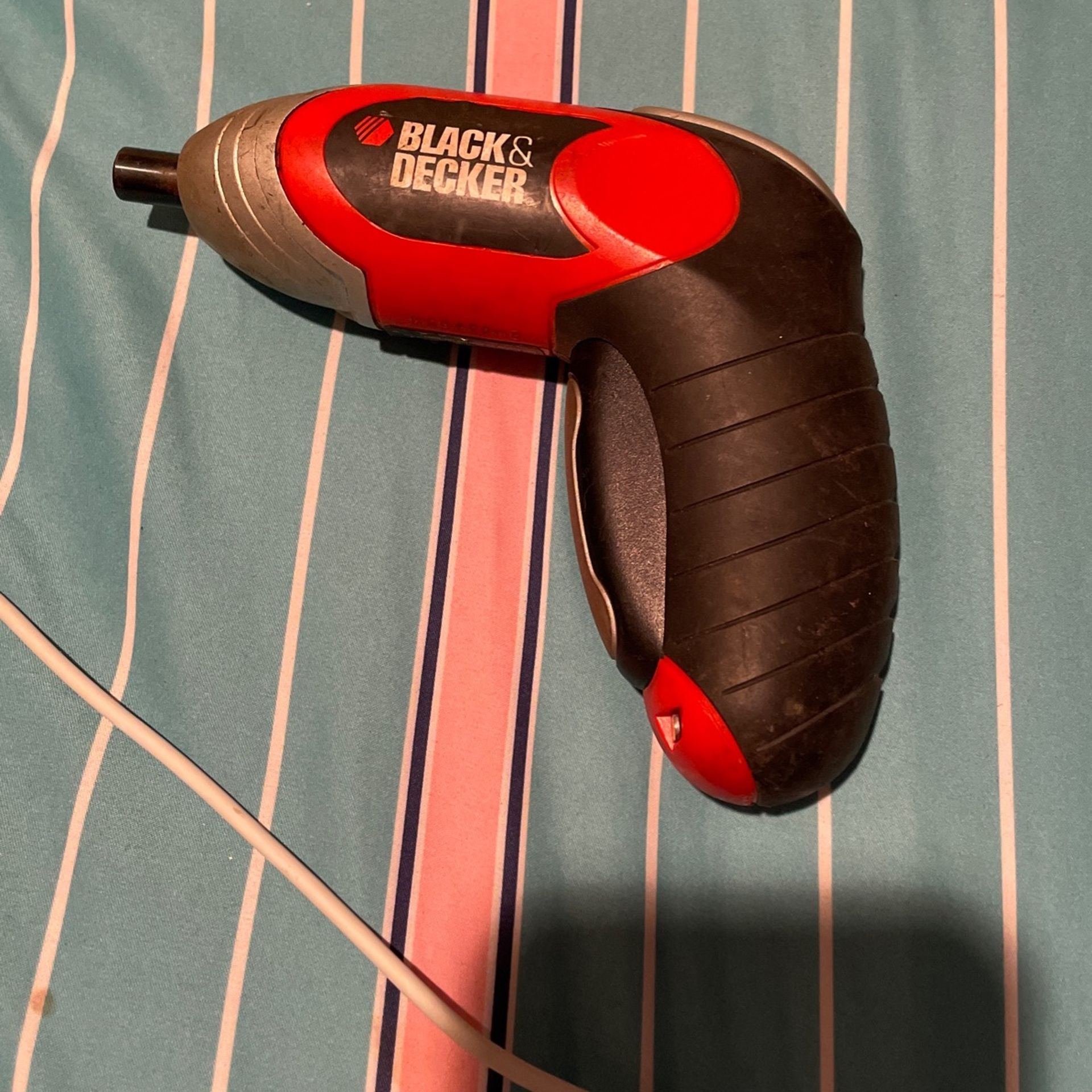 Black&decker Li3000 3.6-volt Lithium -lon Cordless Screwdriver