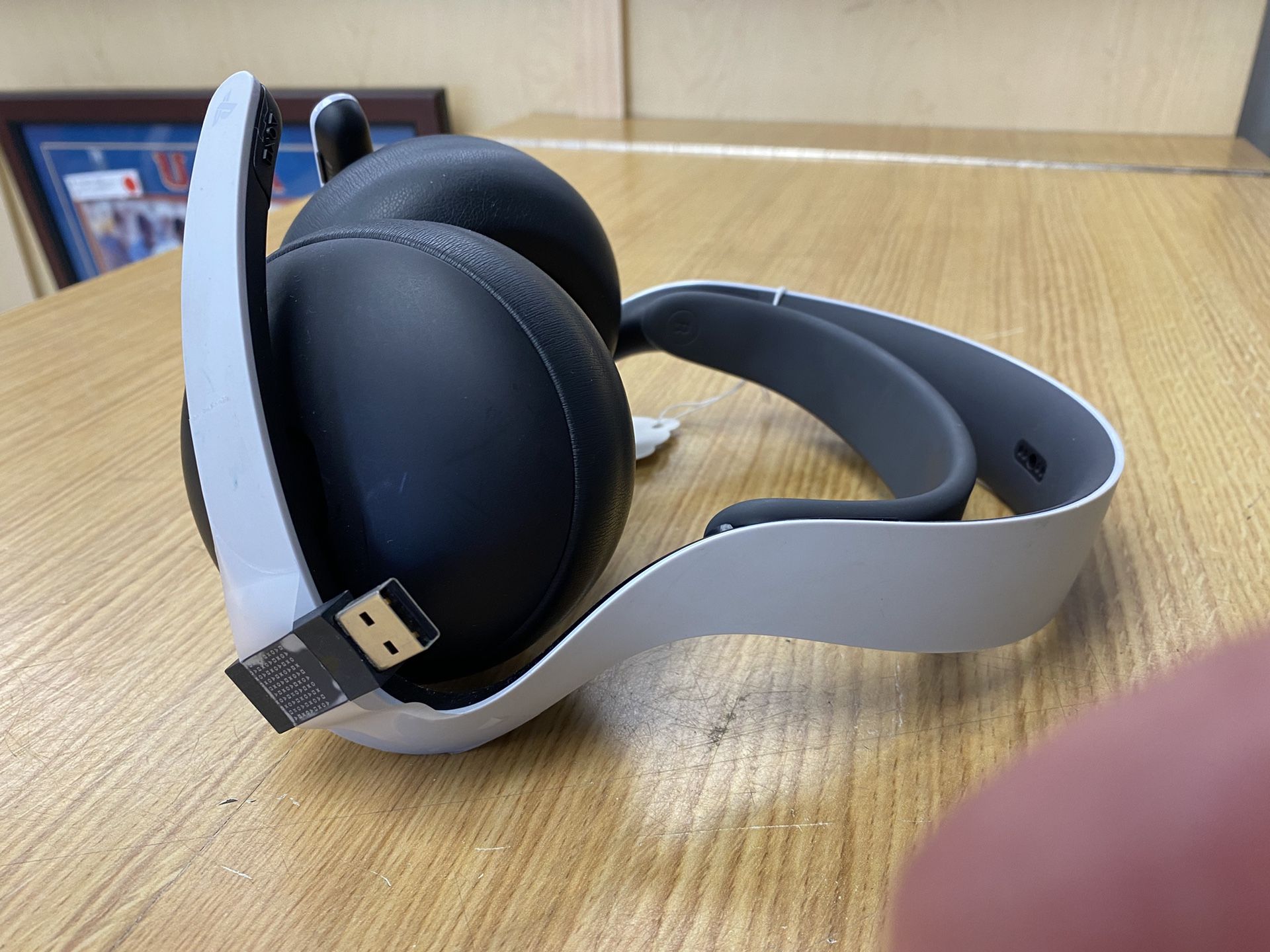 Sony PlayStation 5 Pulse Elite Wireless Gaming Headset W/Dongle White PC/Mac