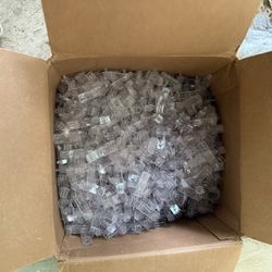 Plastic Shelf Pins