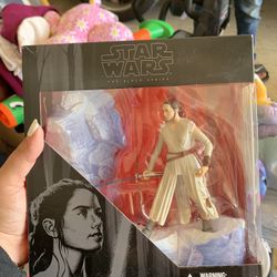 Star Wars figurines 10 each