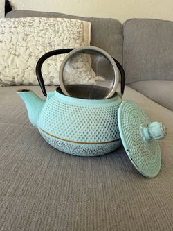 Ceramic teapot