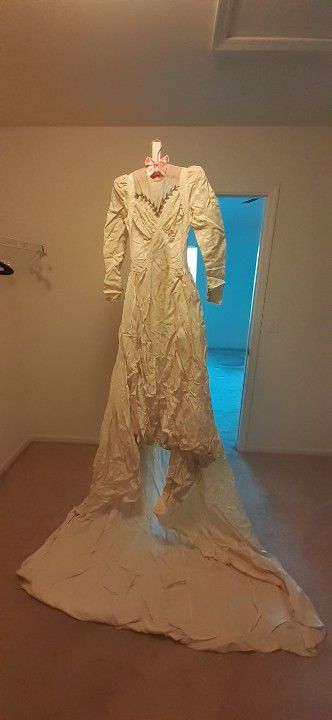 Vintage Wedding Gown And Veil