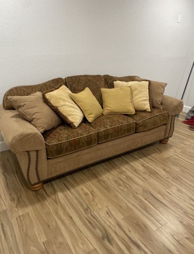 3 Seater Sofa, No Flaws!