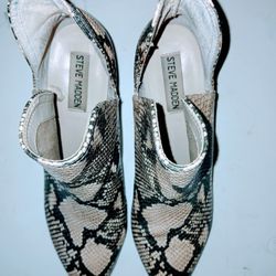 Womens STEVE MADDEN SIZE 8.5 CUTE HEELS,
