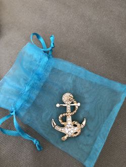 Gold anchor charm for necklace