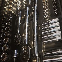 NEW  UNUSED Pittsburgh  Complete Tool