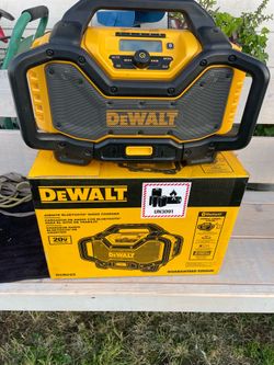 DeWalt DCR025 Jobsite Bluetooth Radio/Charger
