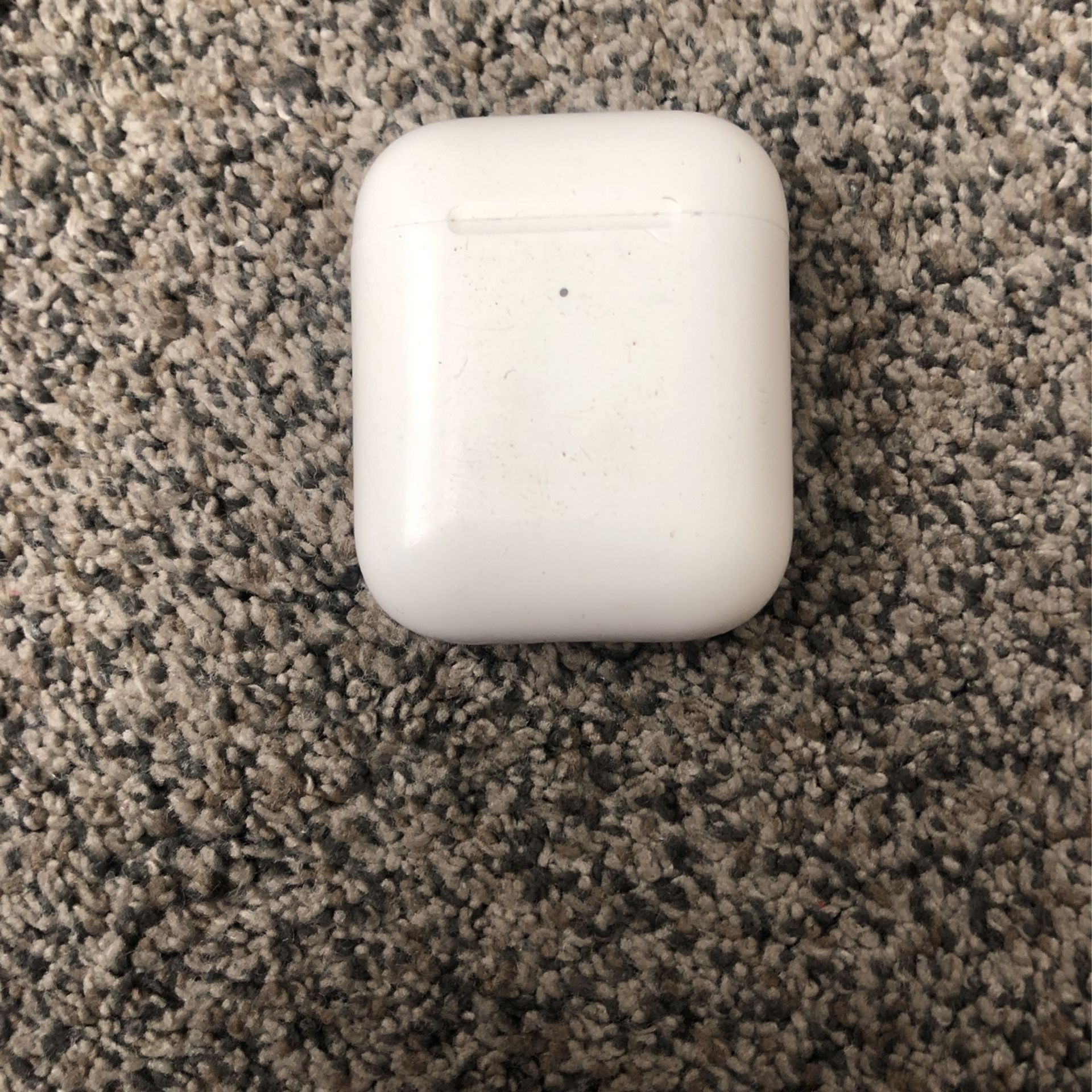 Air Pods/ Only Right Ear Works 