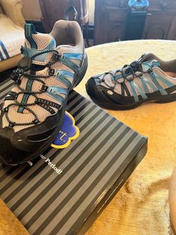 Men’s Walking / Athletic Shoes