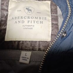 Juniors Puffer Vest  Size Large.  Abercrombie & Fitch