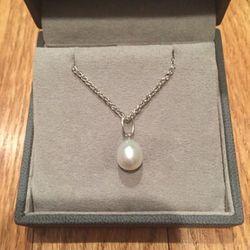 Iridesse Pearl Necklace