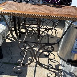 Mesa para botellas