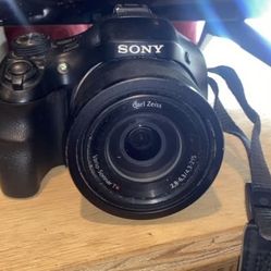 Sony Cyber-Shot DSC-HX400V Digital Camera, Black