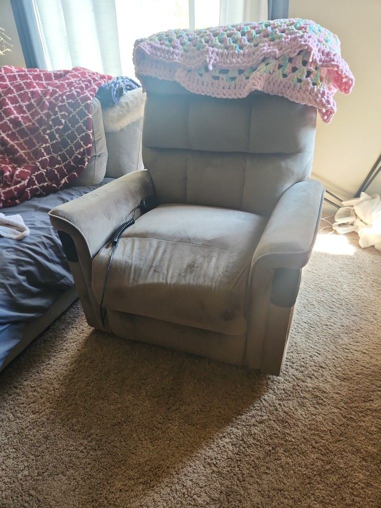 Free ELECTRIC Recliner