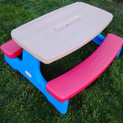 Large Little Tikes Foldable Picnic Table 