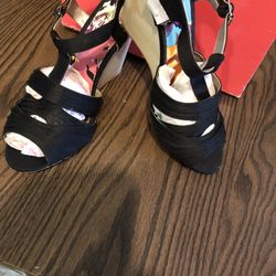 Sandals Size 10