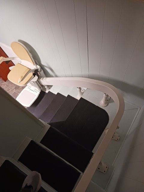 Acorn 180 Curved Stairlift