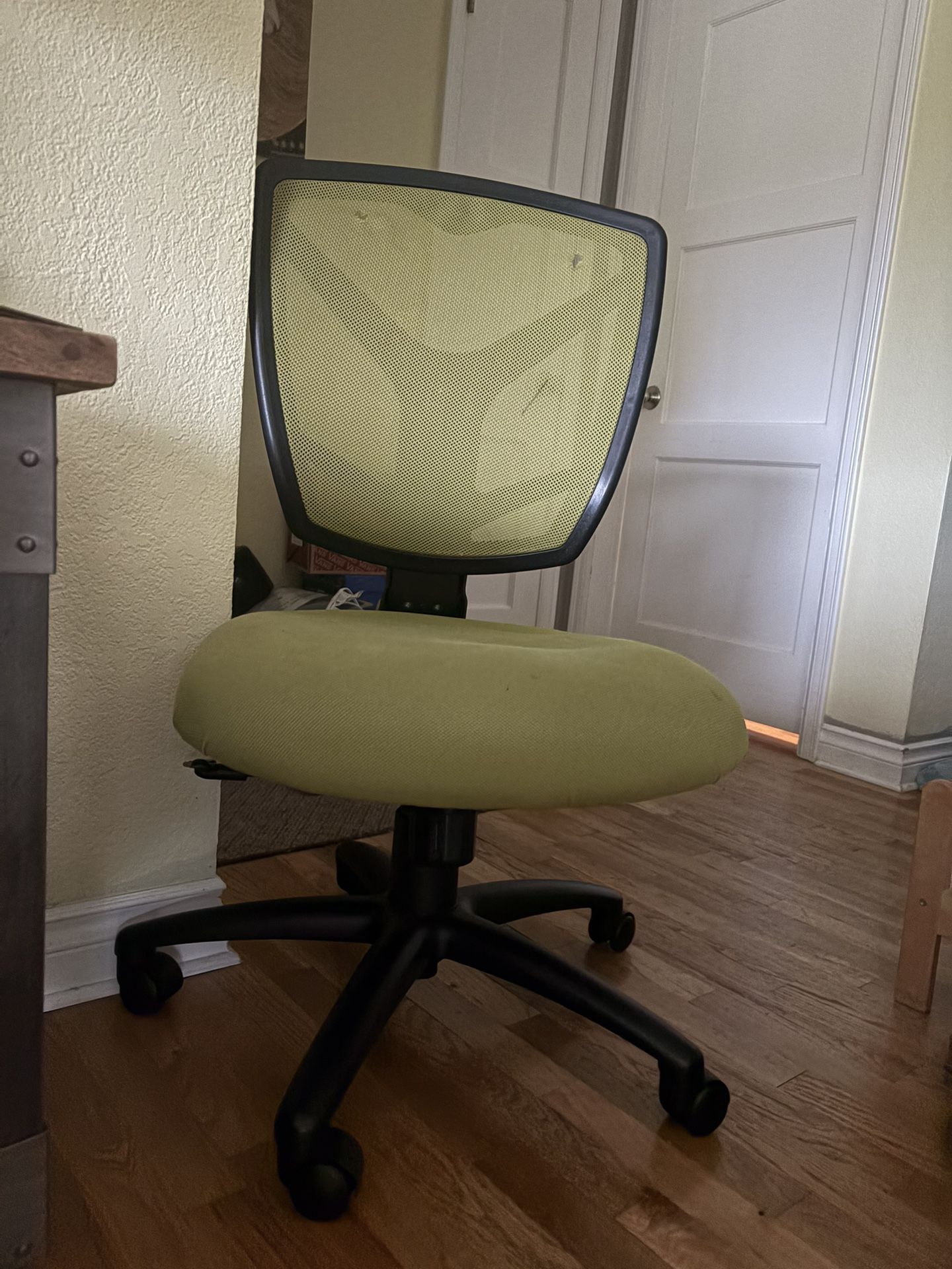 Free Desk Chair
