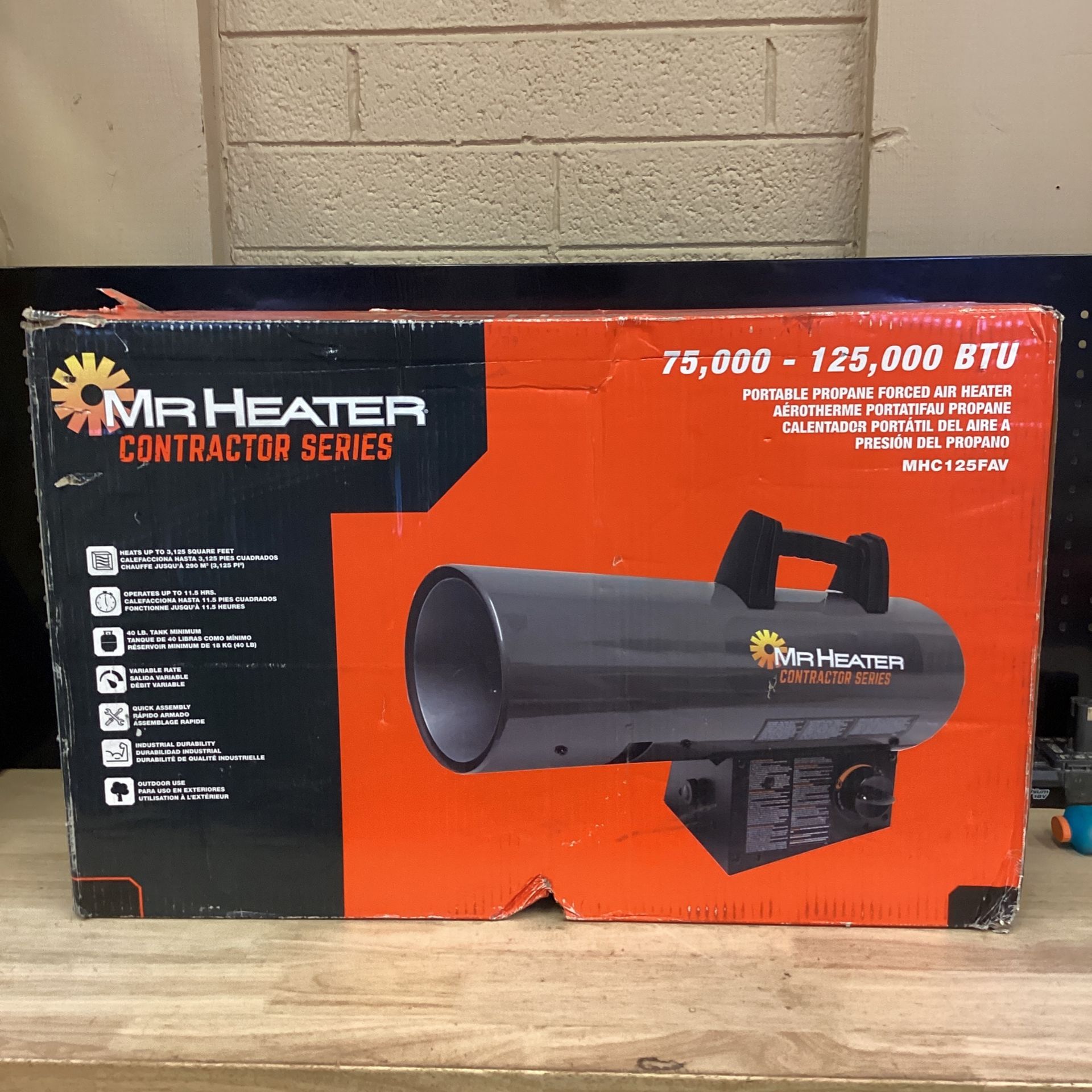 Mr. Heater Contractor 125,000 BTU Forced Air Propane Space Heater with 10  ft. Hose and Regulator for Sale in Phoenix, AZ - OfferUp