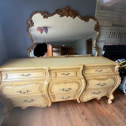 Cabinet With Mirror 