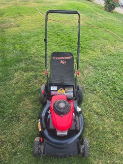 GAS POWERED HONDA 6.50 HP PUSH LAWN MOWER