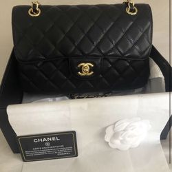 Chanel classic flap bag black for Sale in Boston, MA - OfferUp