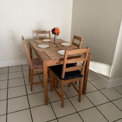 Table And Four Chairs Pine-wood