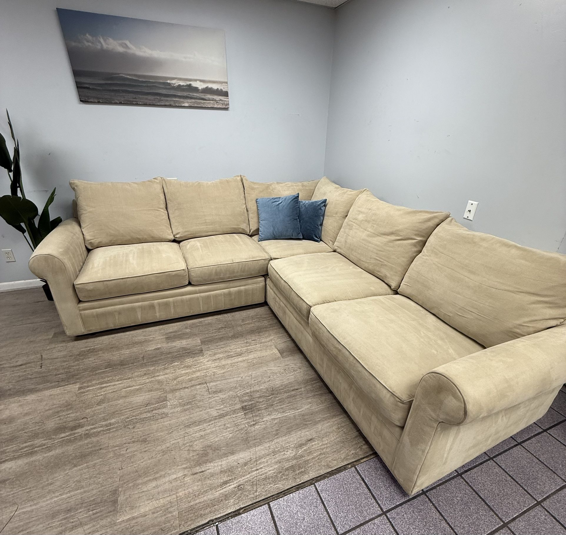 Delivery Included Creme 3pc Macy’s Sectional