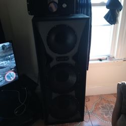 2 Speakers With Amplifier 2500