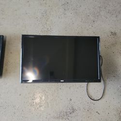 RVA 32 Inch TV  With Wall Mount 