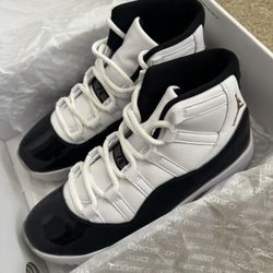 Jordan 11, Size 10 Men