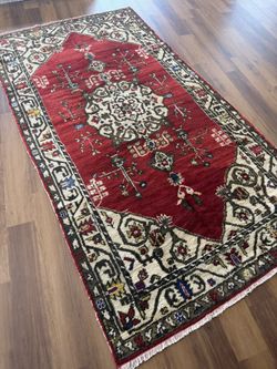 Gorgeous Persian Wool Rug