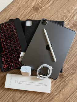 Apple iPad Pro 11 (2nd Generation/ Face ID) 128GB WiFi + cellular unlocked  With  Keyboard and Pencil