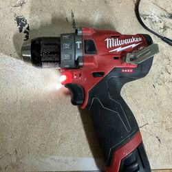 M12 Milwaukee Drill