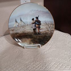 Beautiful "Native American" Collectible Plate 