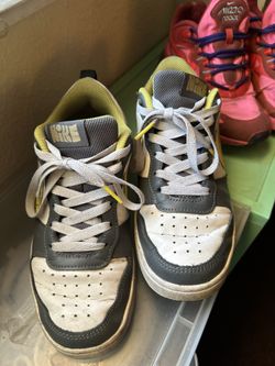 Nike Youth 4.5  Shoes (comes With Box) 