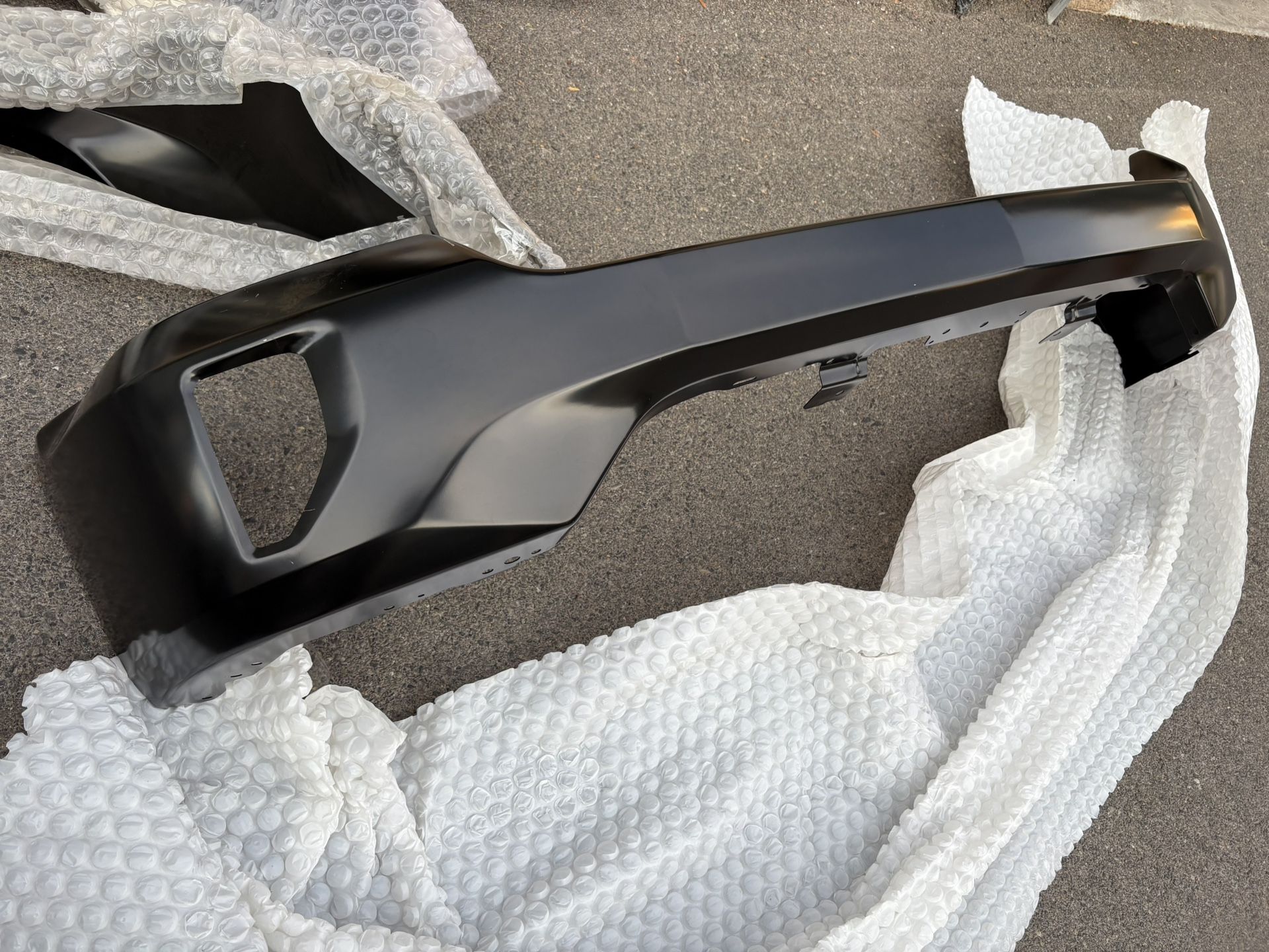 Brand new For 2016-2018 Chevy Silverado 1500 Black Front Bumper Face Bar w/ Fog Light Hole
