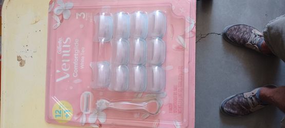 12 Gillette Venus Comforglide White Tea Razor Blades Refill Cartridge Breeze Spa