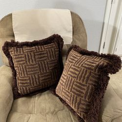 Reduced Pair Of Plush Brown Heavy Couch Pillows With Fringes